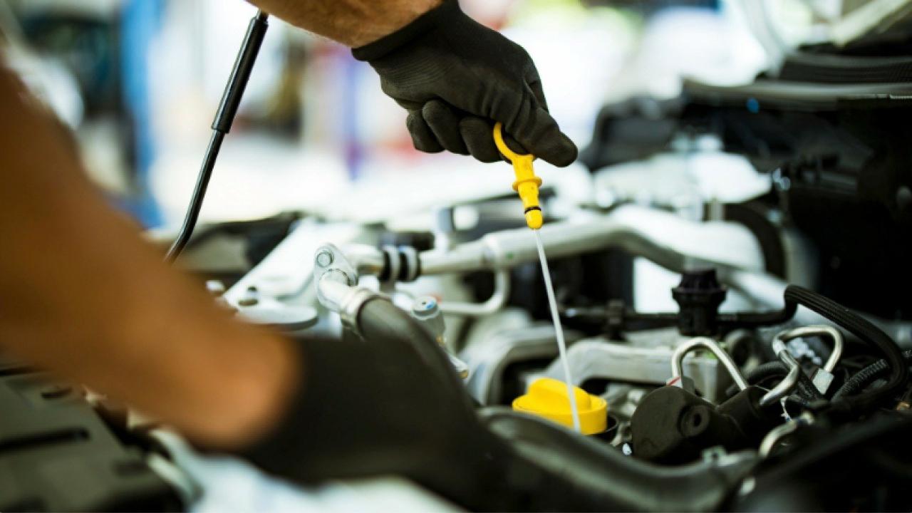 How to choose the right engine oil for my vehicle