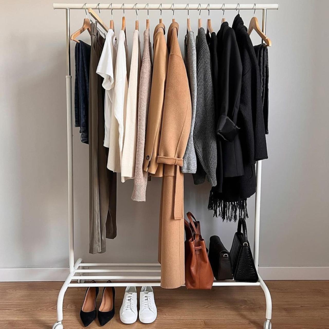 How to Build a Minimalist Wardrobe You ADORE in 10 Steps How To Create A Minimalist Wardrobe With Style